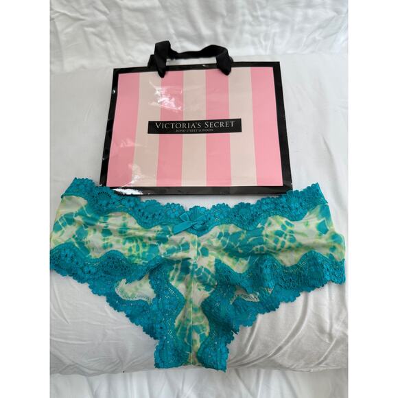 NWT Vintage Victoria’s Secret Lace Cheeky Panty with Teal Lace – Size XS - Picture 1 of 3